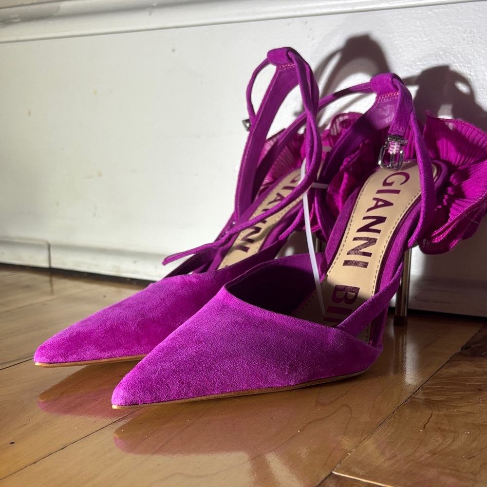 Gianni Bini Bradley Fuchsia Suede Ruffle Pumps - Picture 5 of 5